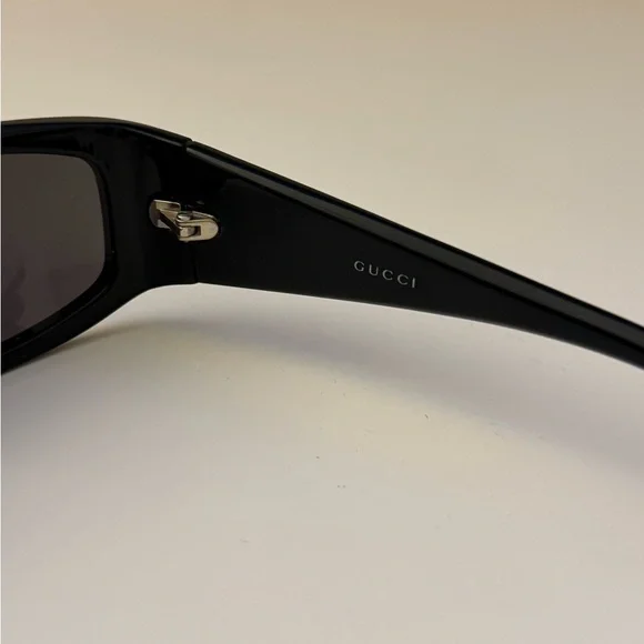 Gucci Black Sunglasses with Silver Accents - Picture 7 of 8